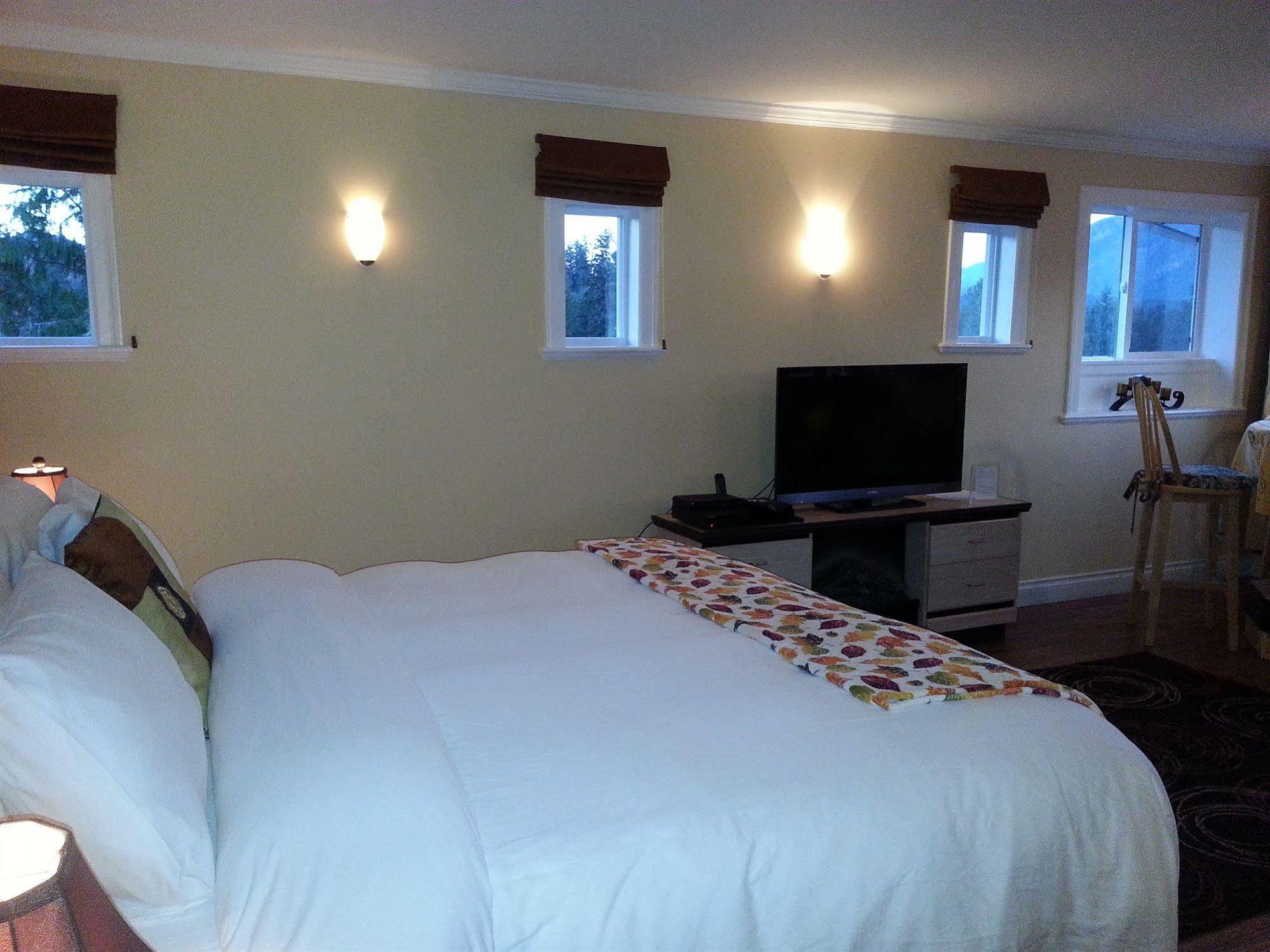 Above The Inlet Hotel Sechelt Luaran gambar